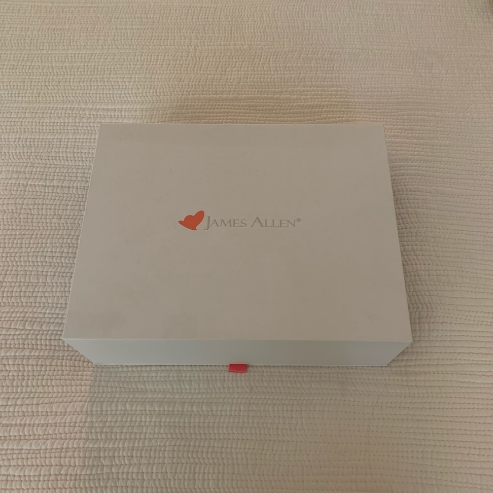 Diamond box
